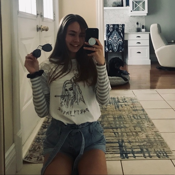 Meet your Posher, Eleena - Picture 4 of 8